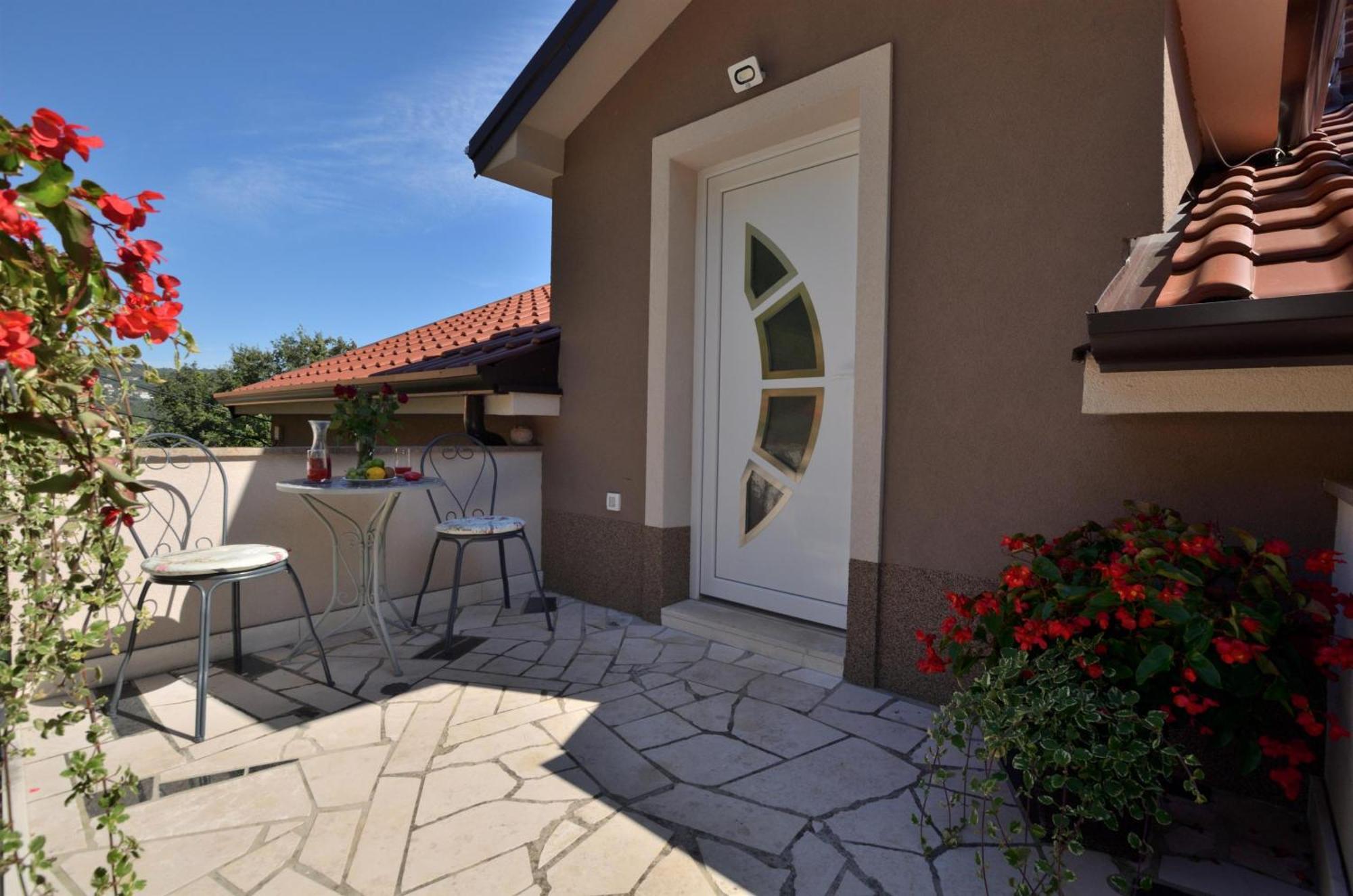 Apartments Viktoria Lovran Exterior photo